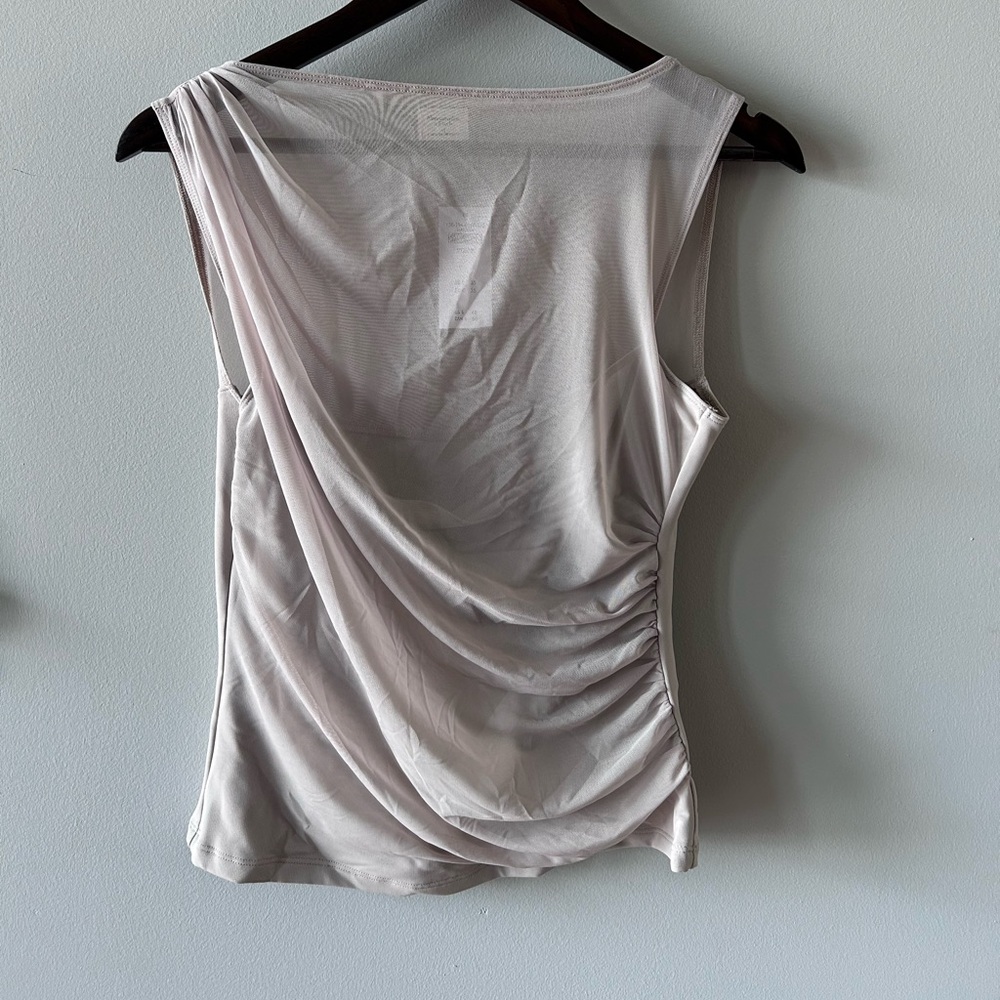 NWT Mesh top, ruched side Abercrombie top M